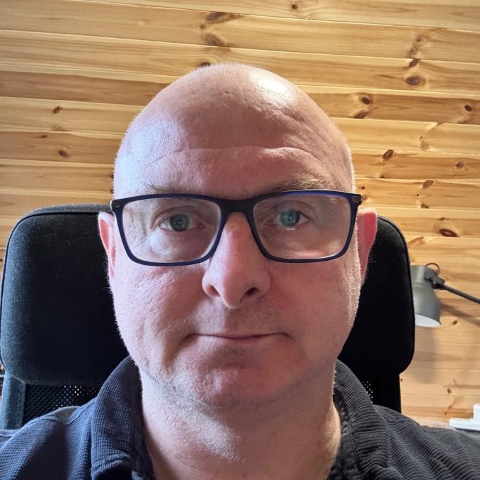 Head shot of Mark Fosbrook