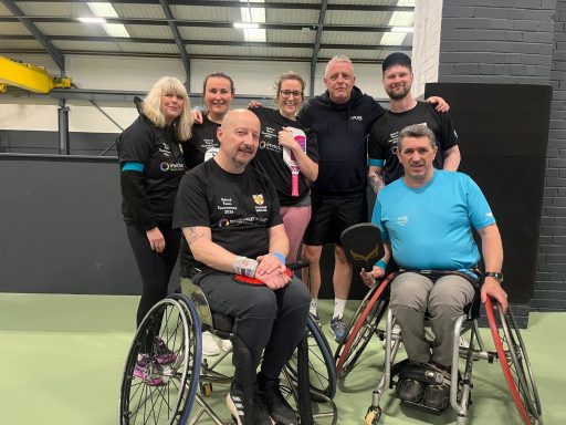 2 wheelchair players, 1 para-standing player and 4 non-disabled players